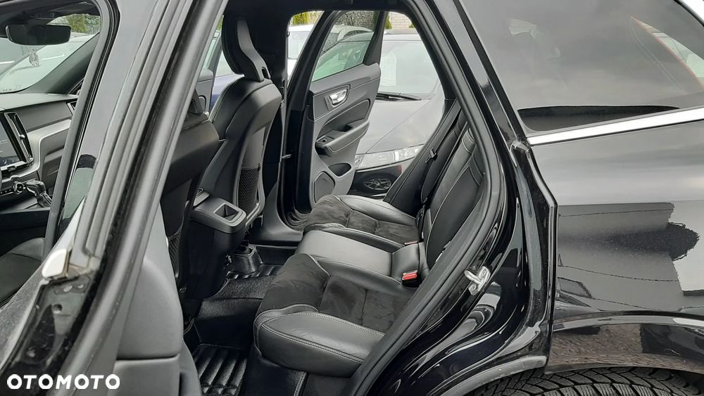 Volvo XC 60 D5 AWD R-Design - 12
