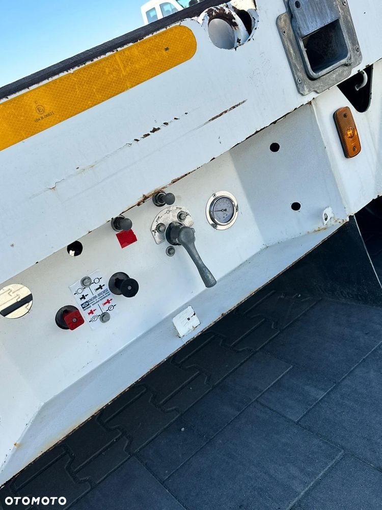 LIDER Trailers LOWBED z najazdami Francja - 9