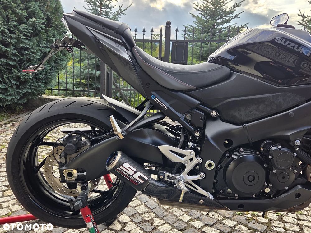 Suzuki GSX - 10