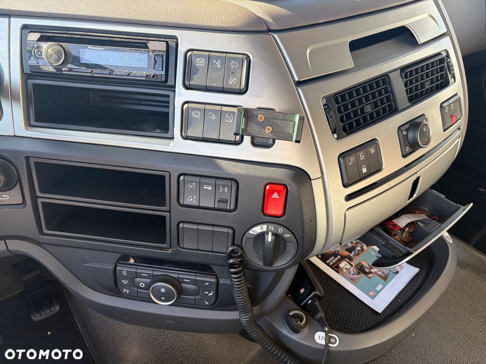 DAF XF - 10