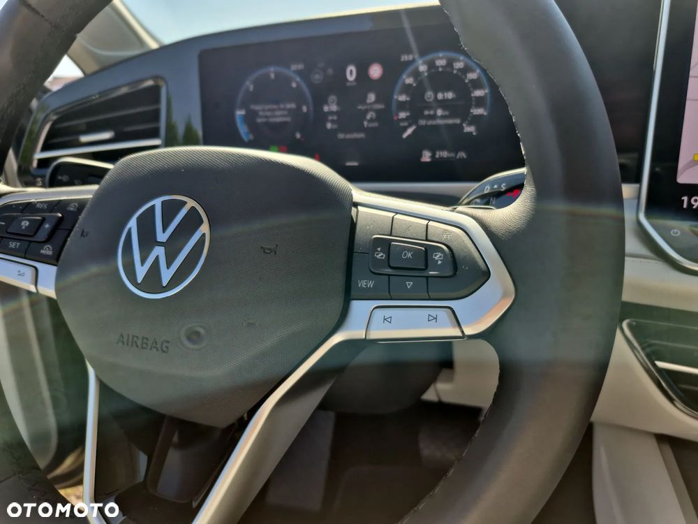 Volkswagen Passat - 20