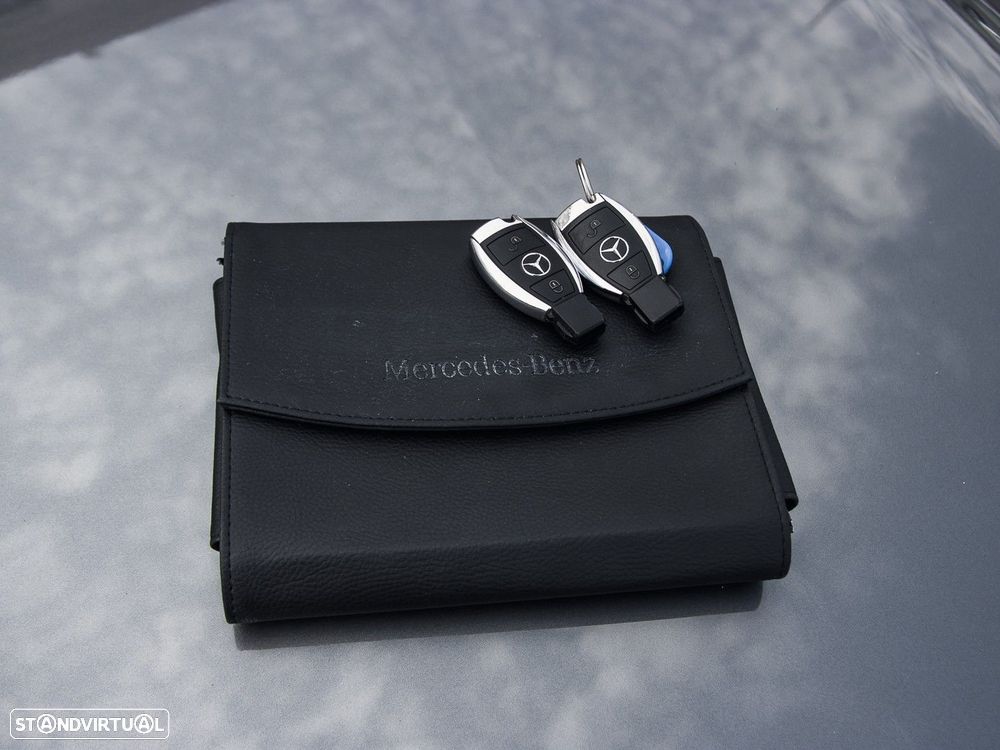 Mercedes-Benz CLA 180 d Shooting Brake AMG Line - 43