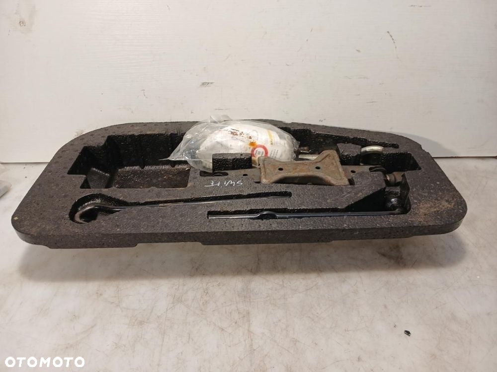 LEWAREK PODNOŚNIK ZESTAW NAPRAWCZY KOŁA ZAPASOWEGO SUZUKI SWIFT MK6 SPORT - 2