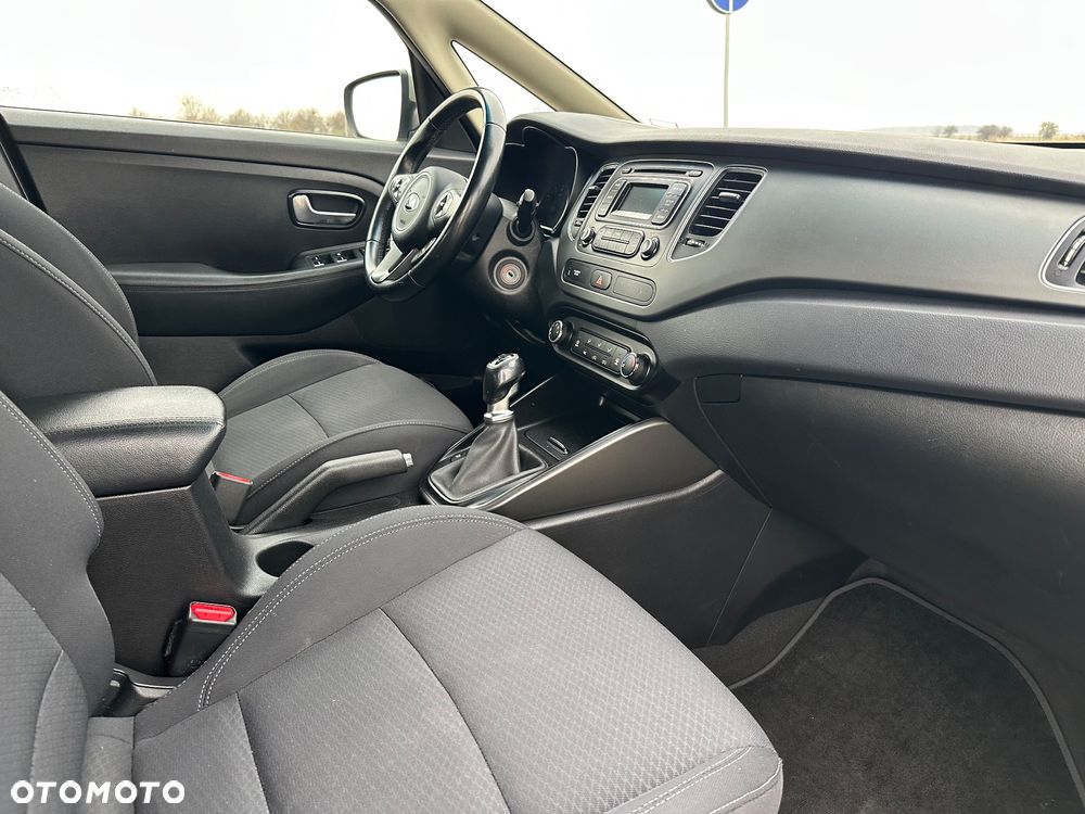Kia Carens 1.6 GDI Dream Team Edition - 8