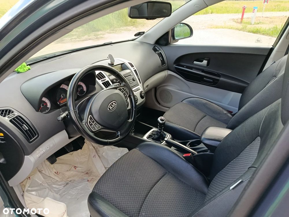 Kia Ceed - 19