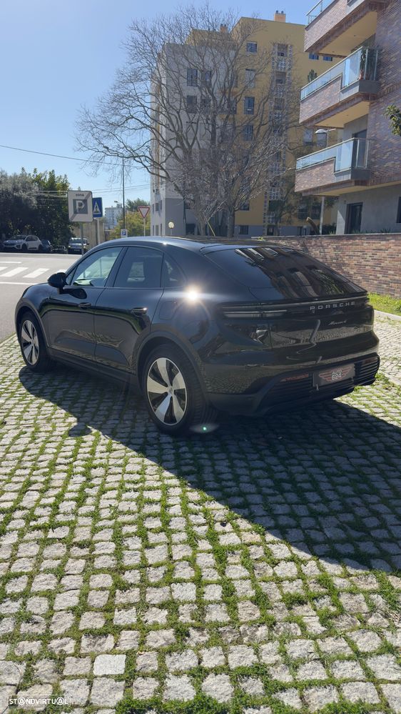 Porsche Macan Electric 4 - 5