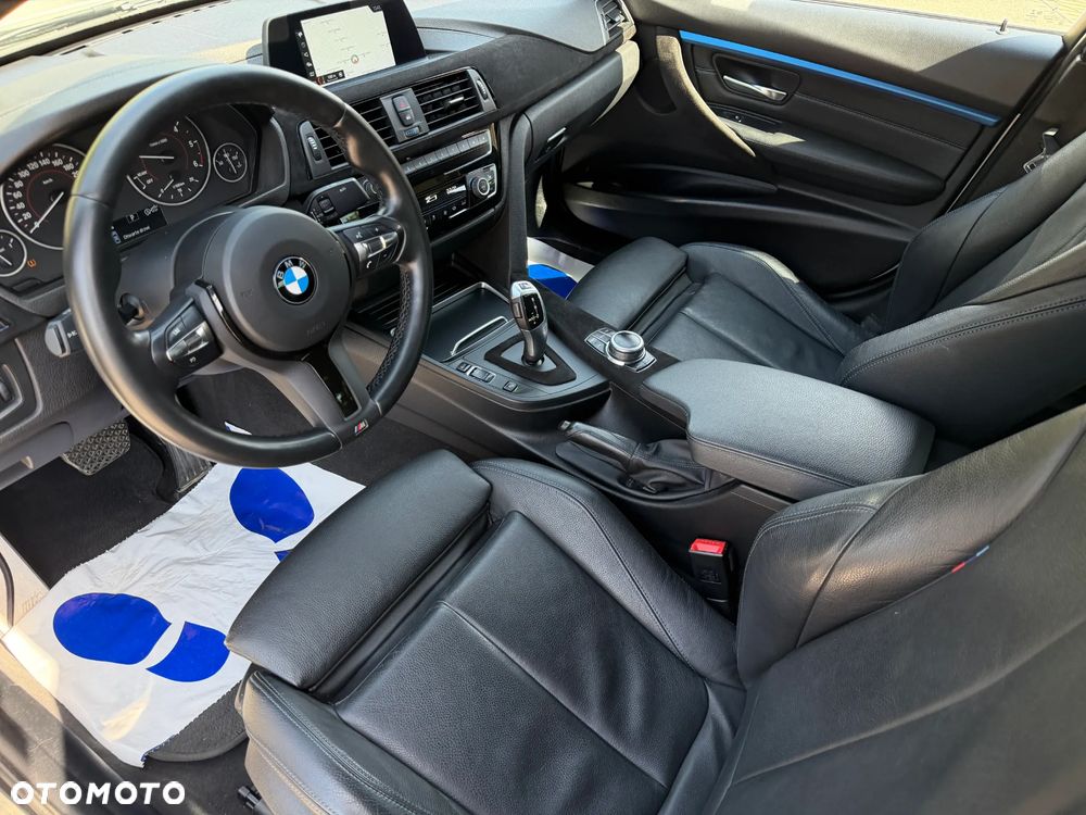 BMW Seria 3 320d xDrive M Sport - 9