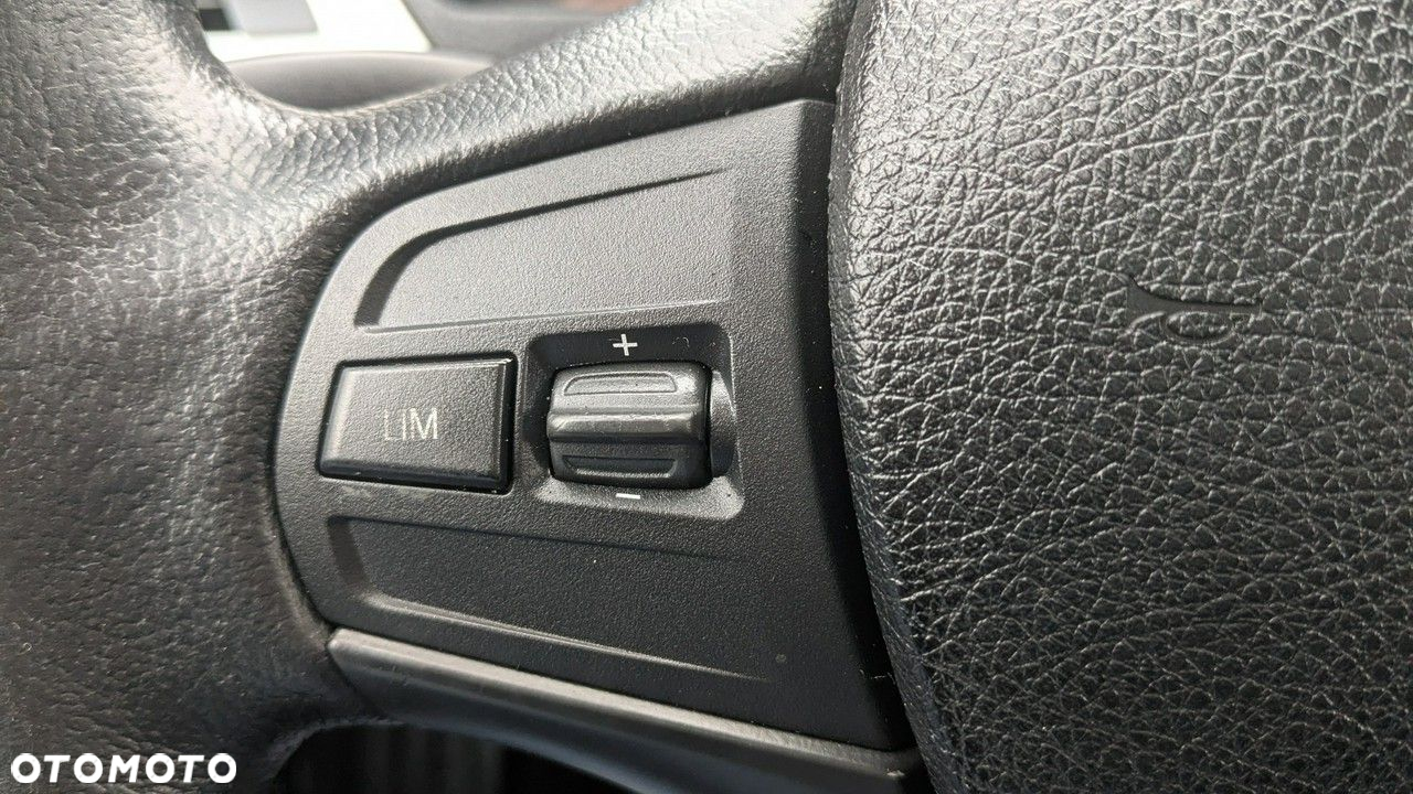 BMW Seria 3 - 25