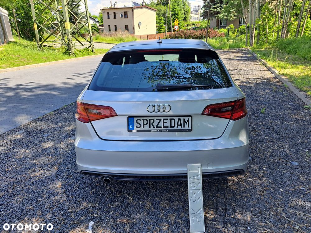 Audi A3 Sportback 1.6 TDI DPF S line Sportpaket - 6