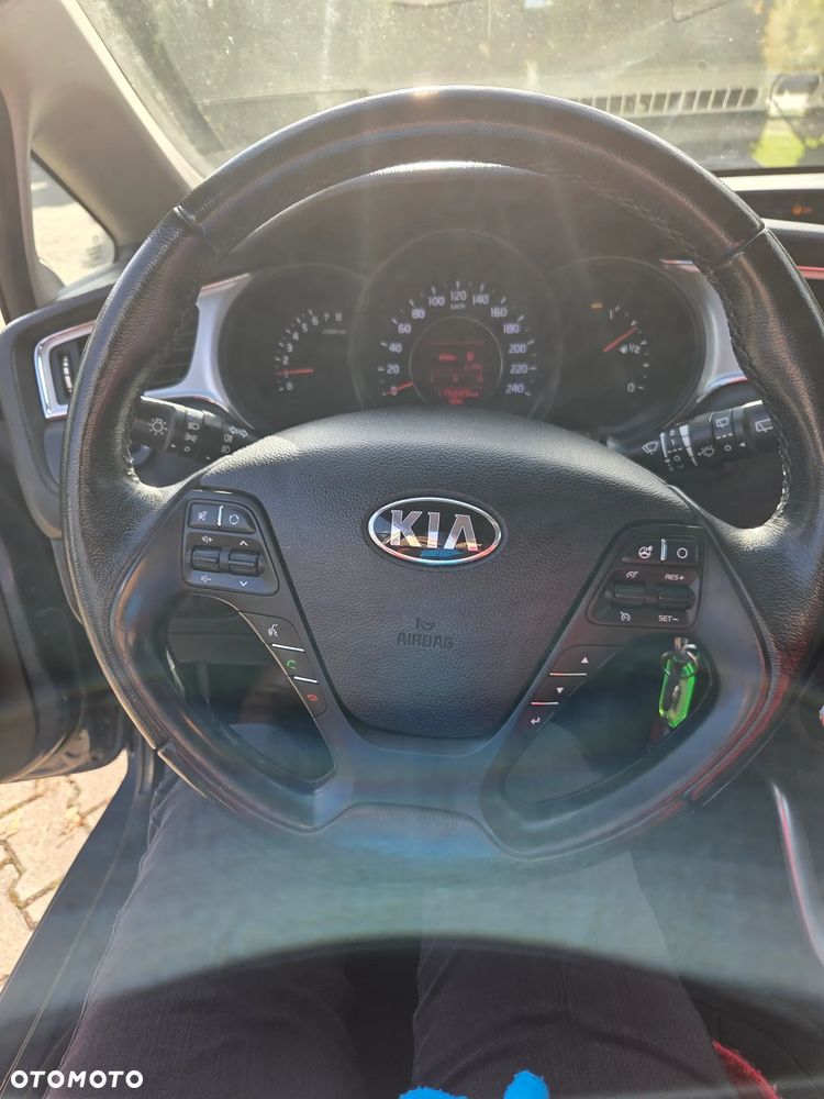 Kia Ceed - 26