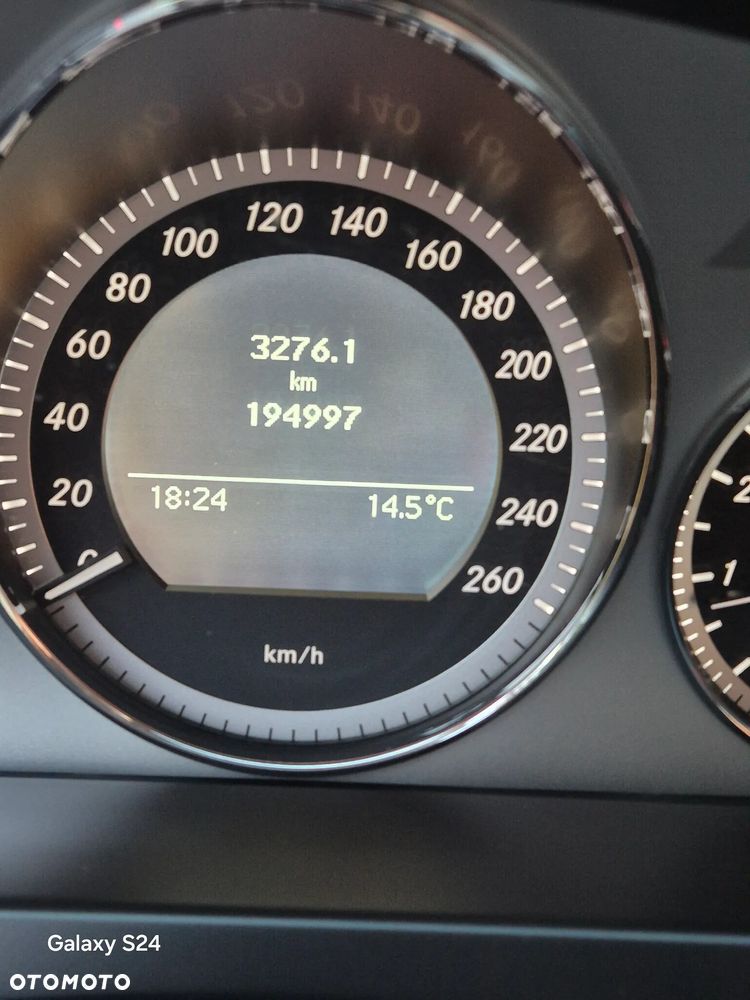 Mercedes-Benz Klasa C 180 BlueEFFICIENCY Elegance - 16