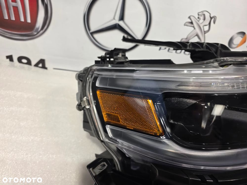 DODGE RAM V 1500 19- BLACK EDITION DYNAMIC IV PRAWA LAMPA PRZEDNIA PRZÓD , NR LE17F6410 / F00HTC705406 / P68477264AA , NR AUKCJI LPP155 - 8