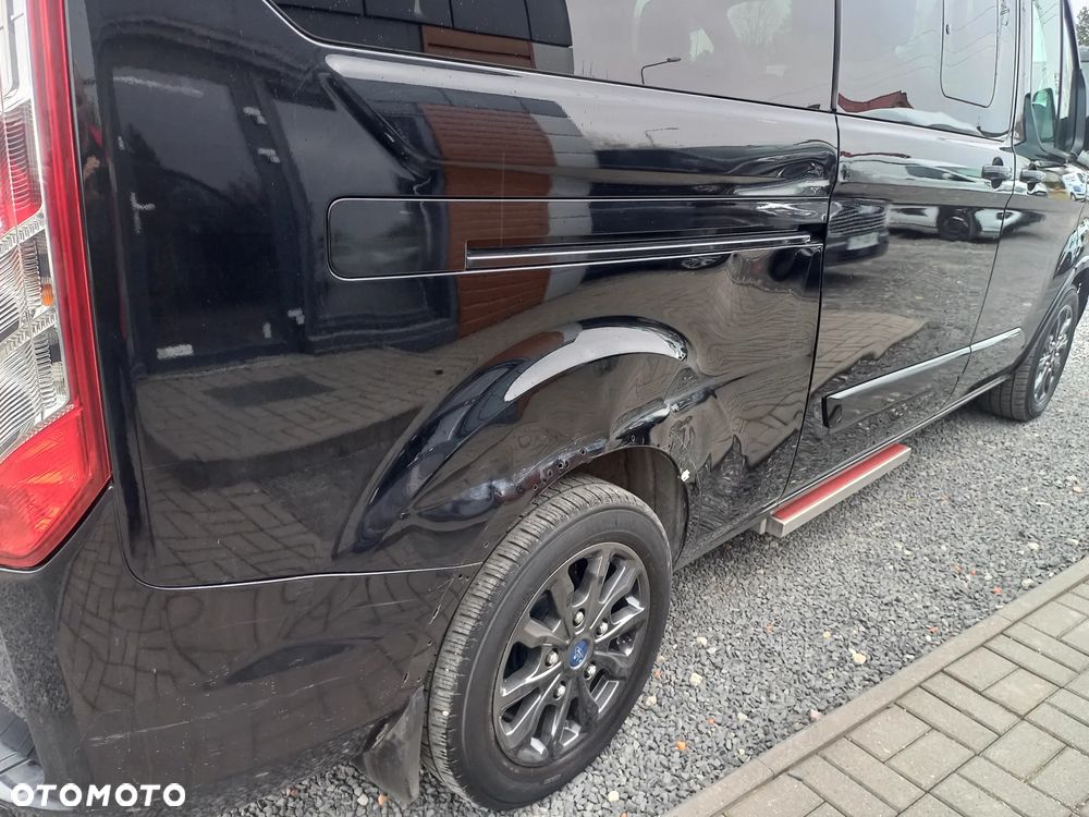 Ford Tourneo Custom - 12