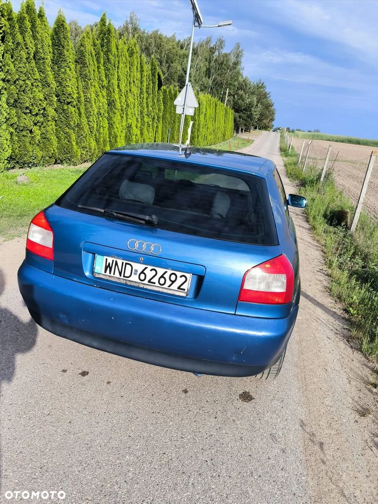 Audi A3 3-drzwiowe 1.8 Ambiente - 4