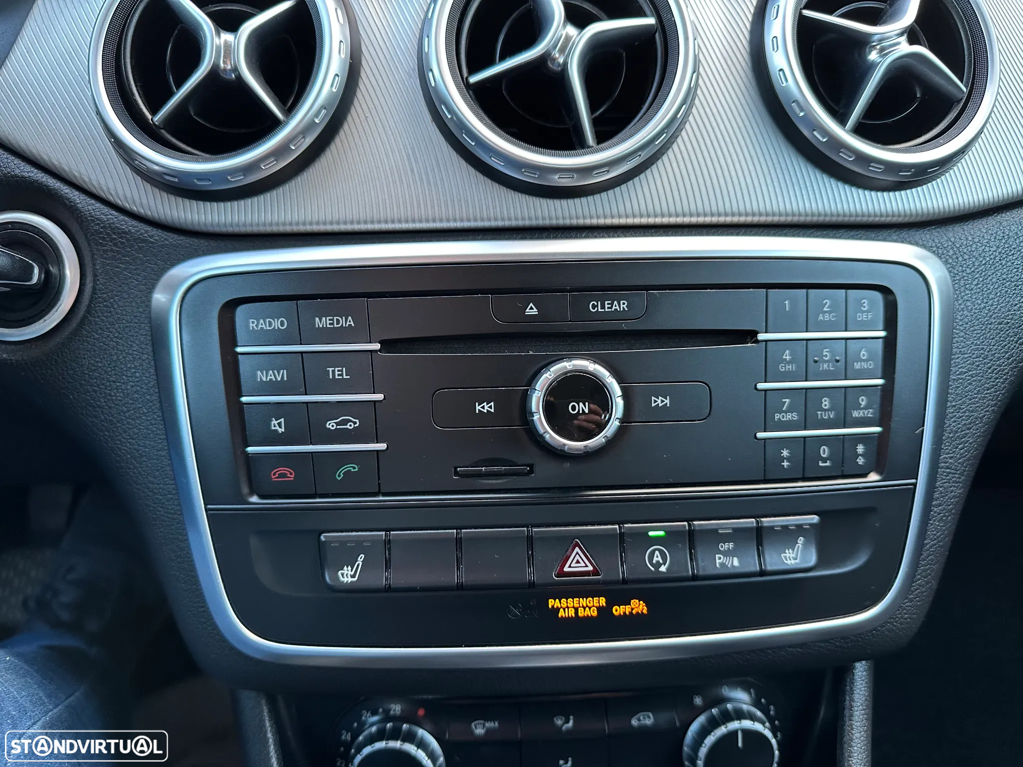 Mercedes-Benz GLA 180 d Urban - 29
