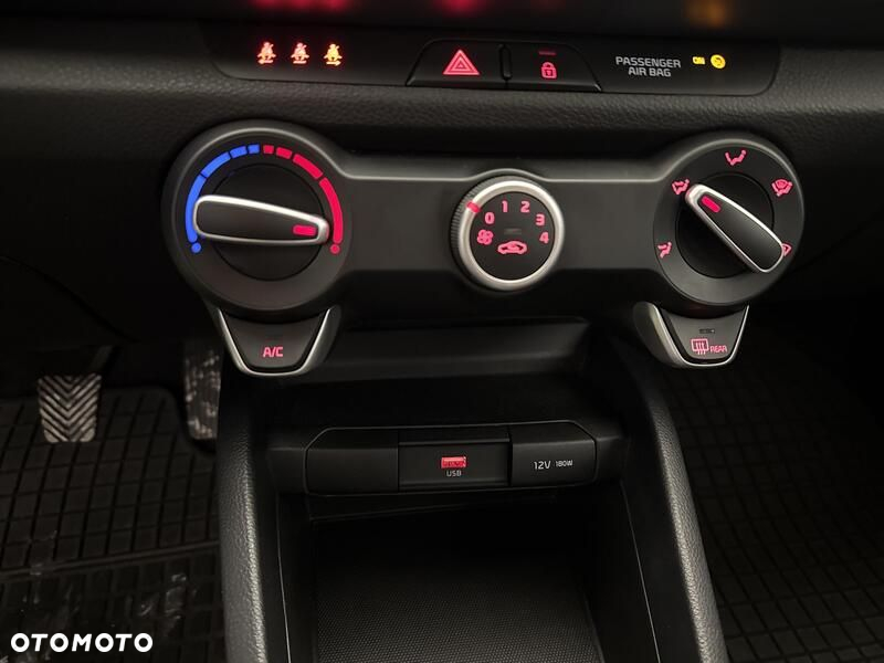 Kia Rio - 16