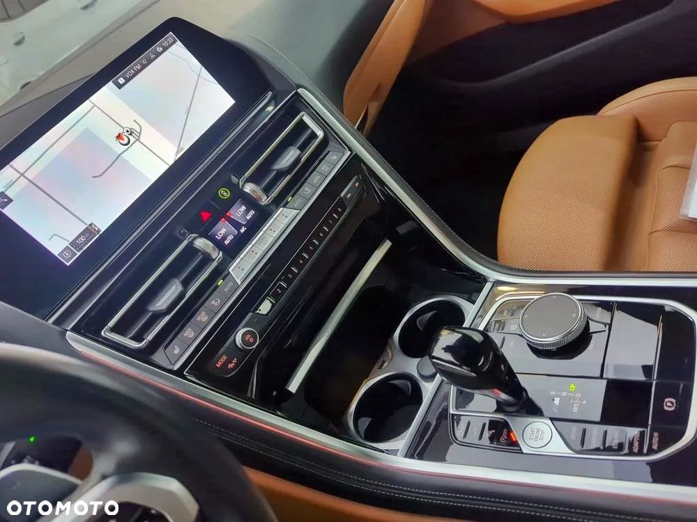 BMW Seria 8 M850i xDrive - 9
