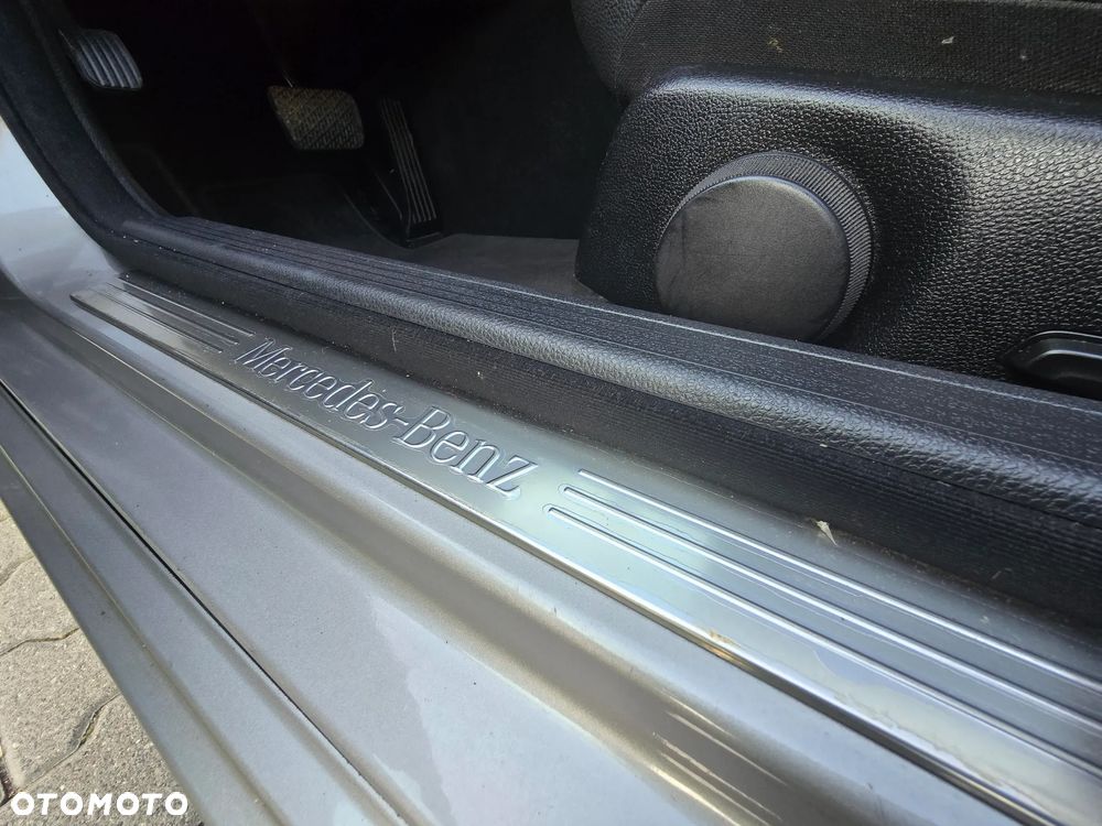 Mercedes-Benz Klasa C 220 CDI DPF Automatik Elegance - 35