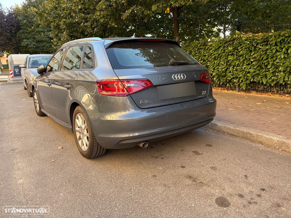 Audi A3 Sportback 1.6 TDI Attraction Ultra — photo 4