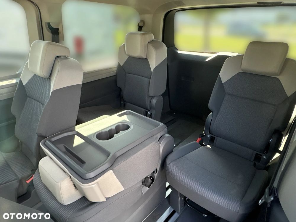 Volkswagen Multivan - 12