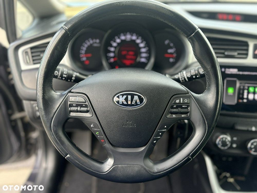Kia Ceed - 9