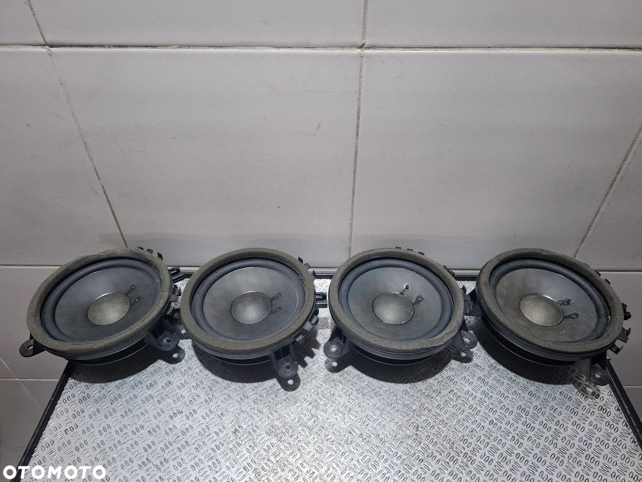 Głośnik drzwi Volvo V50 2008 rok nr 30657445 (sztuka) - 1