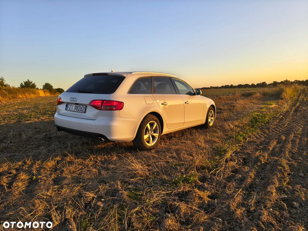 Audi A4 Avant 2.0 TDI DPF - 9