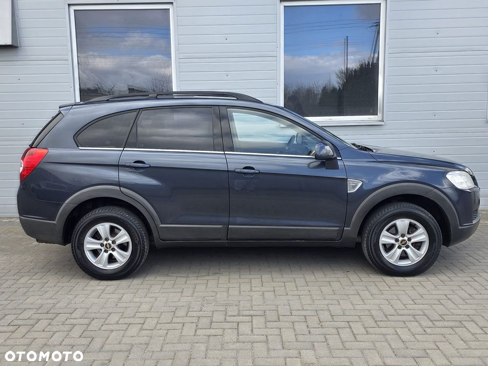 Chevrolet Captiva 2.4 LS 5os - 7