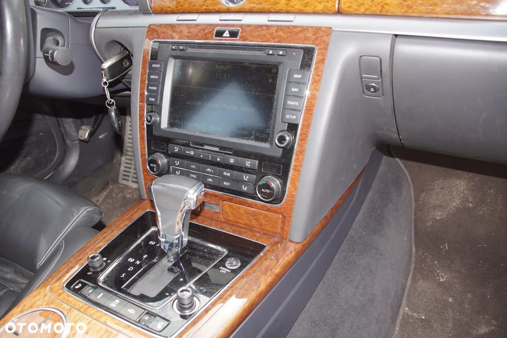 Auto na części 692106889 Volkswagen Phaeton lift 2014 3.0 tdi CEXB 240 km lakier LR7W wersja nie long maska zderzak radio lampy fotele grill drzwi  deska poduszka led - 12