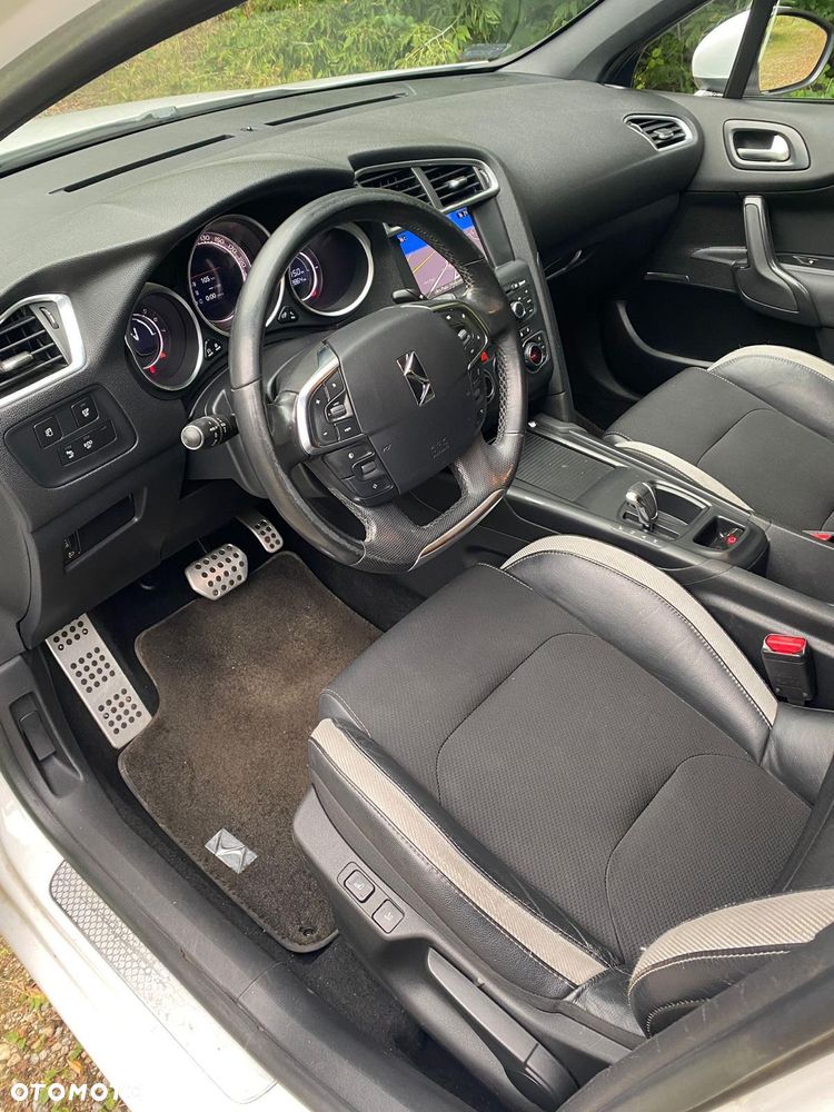 Citroën DS4 1.6 e-HDi SoChic MCP - 8