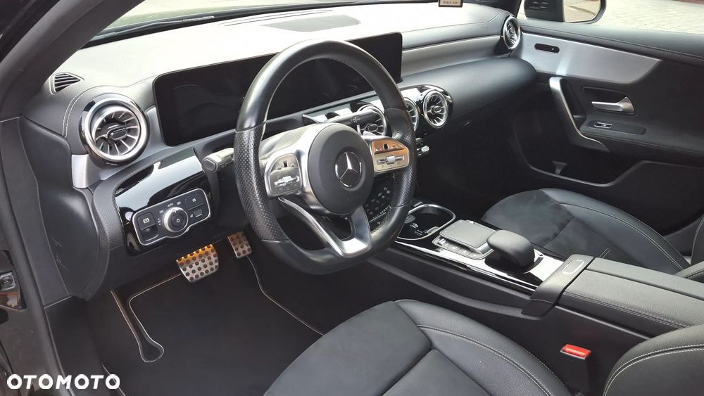 Mercedes-Benz Klasa A 200 7G-DCT Lim Special Edition - 28
