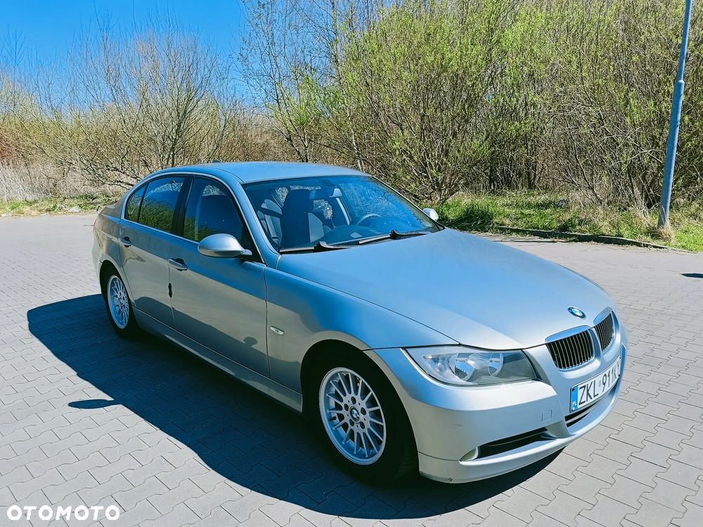 BMW Seria 3 325i - 1
