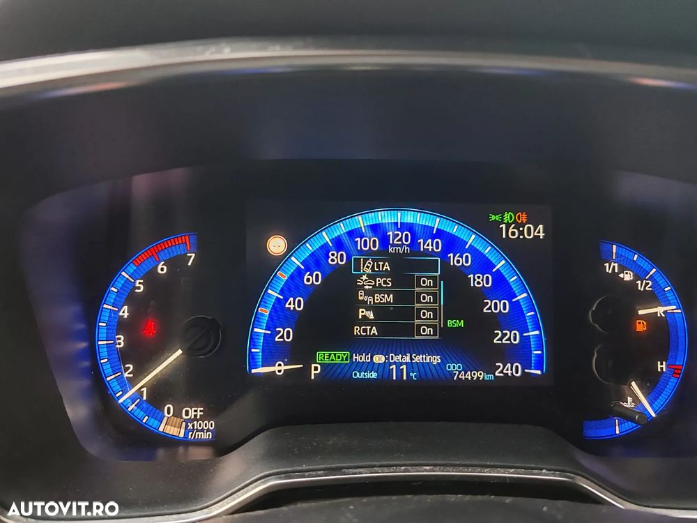 Toyota Corolla 1.8 Hybrid Team Deutschland - 15