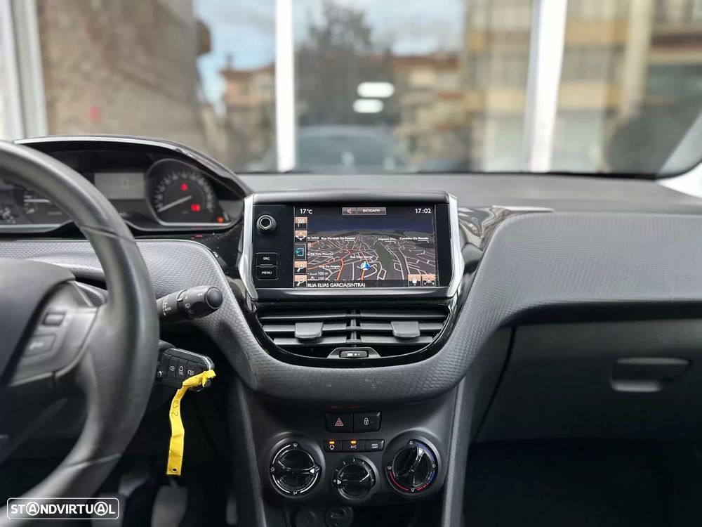 Peugeot 2008 1.2 PureTech Style - 22