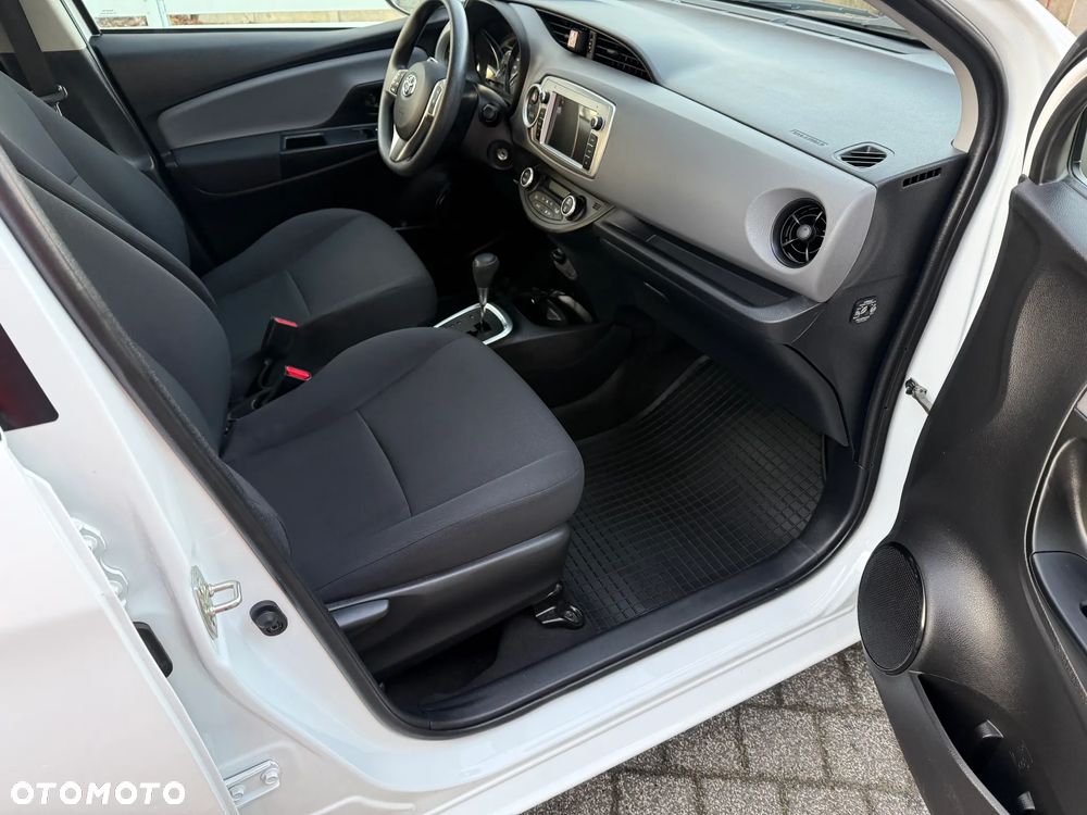 Toyota Yaris Hybrid 100 Active - 18