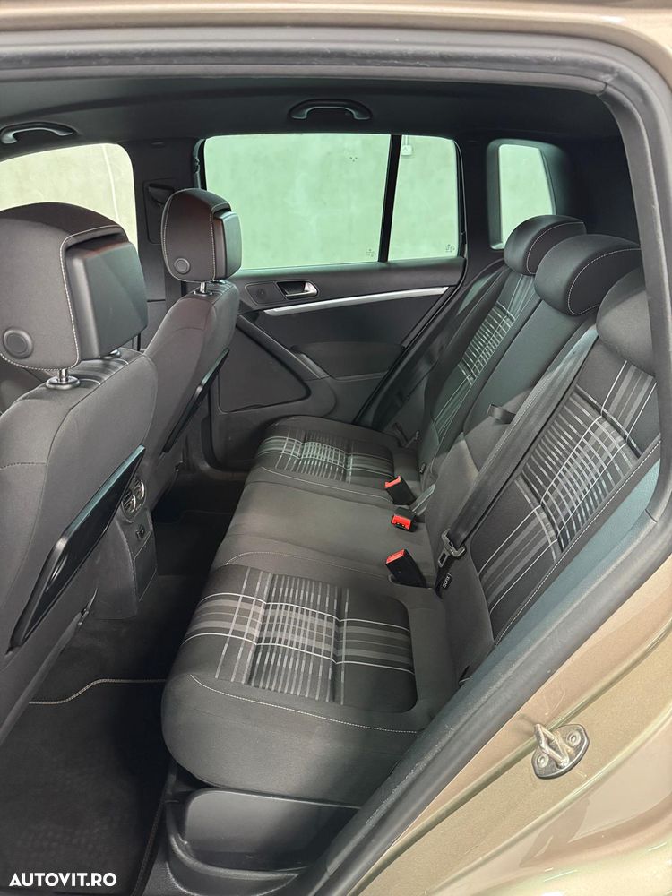 Volkswagen Tiguan 2.0 TDI DPF 4Motion BlueMotion Technology DSG Lounge Track & Style - 17