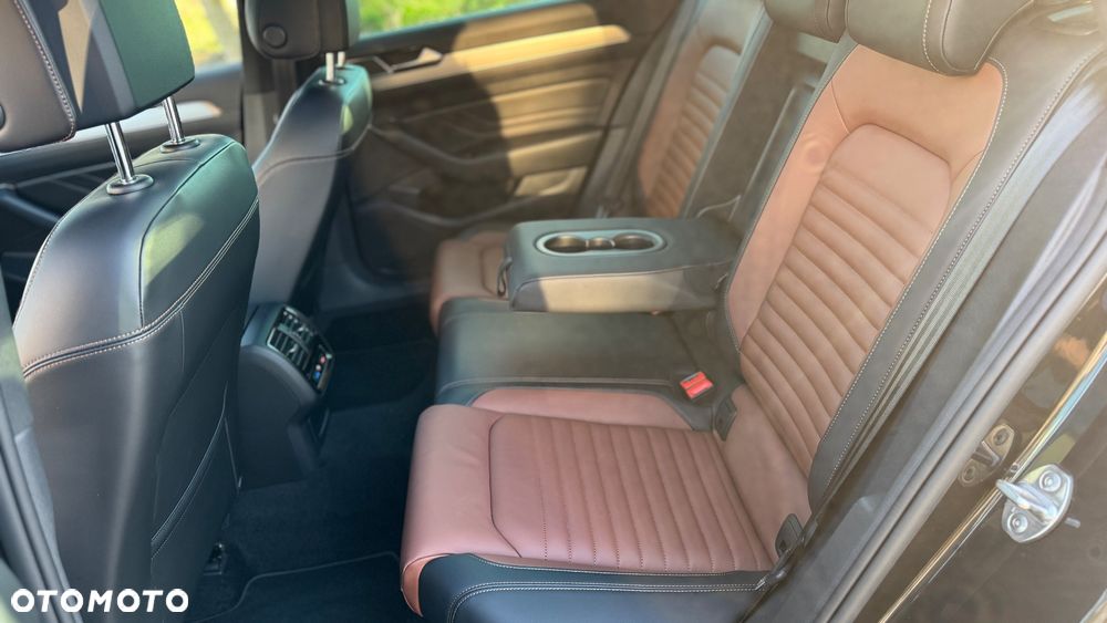 Volkswagen Passat 2.0 TDI SCR DSG Elegance - 17