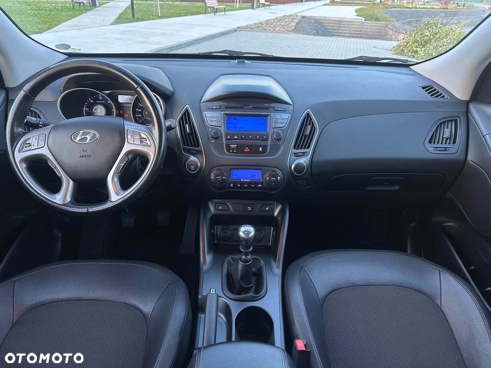 Hyundai ix35 2.0 CRDi 4WD Fifa World Cup Silver Edition - 23