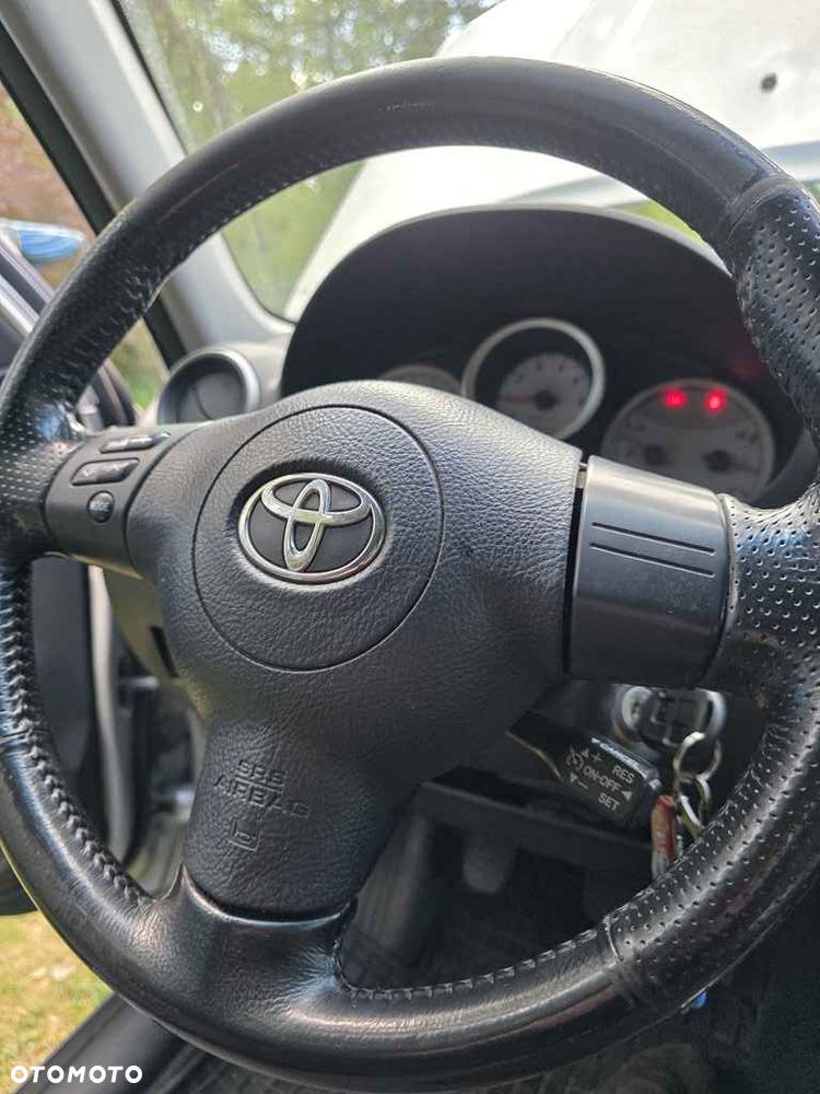 Toyota RAV4 - 11