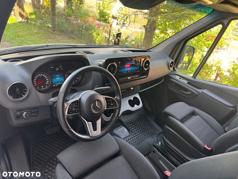 Mercedes-Benz Sprinter - 10