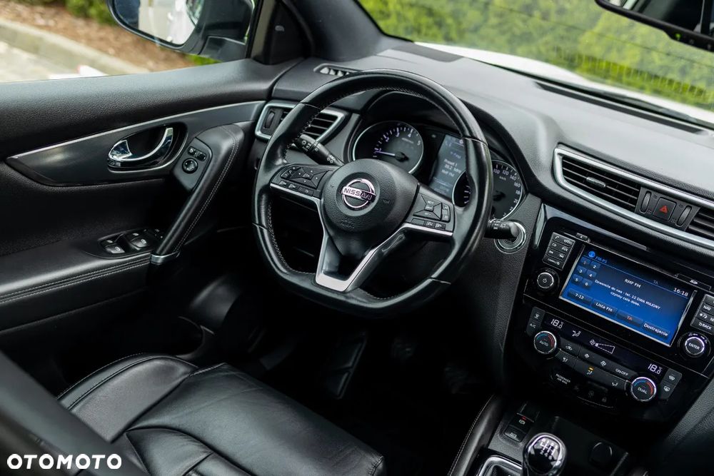Nissan Qashqai 1.6 DIG-T Tekna+ - 4