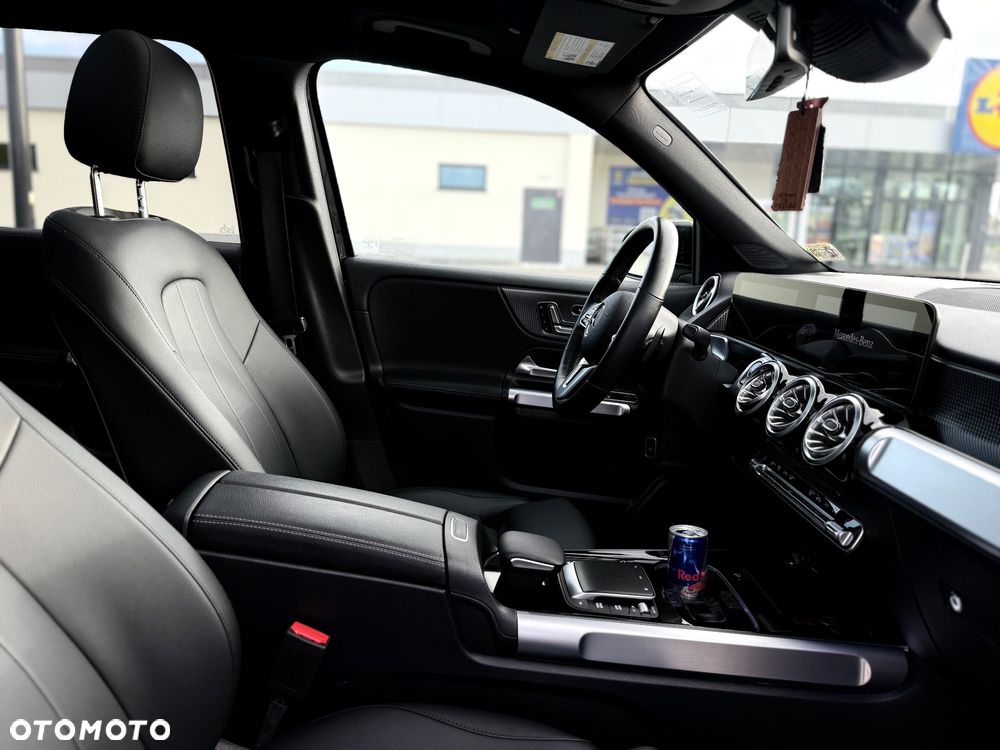 Mercedes-Benz GLB - 11