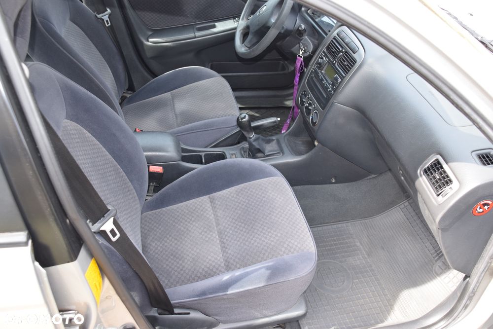 Toyota Avensis 1.6 VVT-i Terra - 15