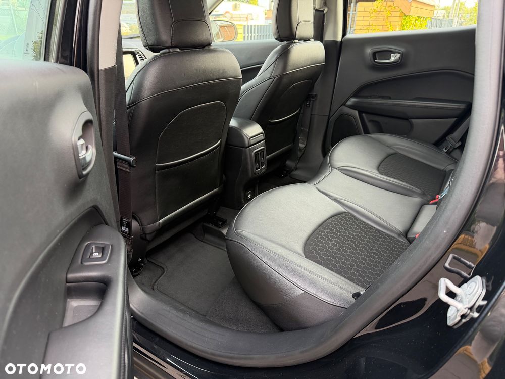 Jeep Compass 1.3 TMair Night Eagle FWD S&S DDCT - 17