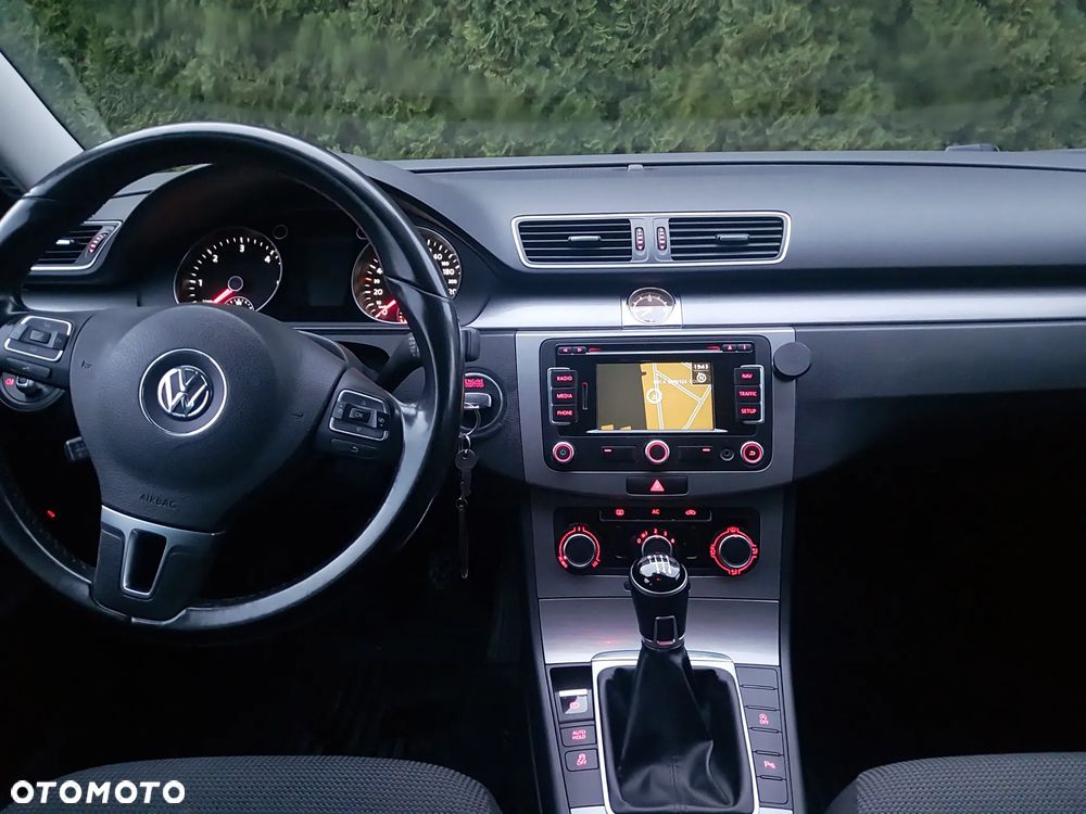 Volkswagen Passat 2.0 TDI BlueMotion Technology Comfortline - 6