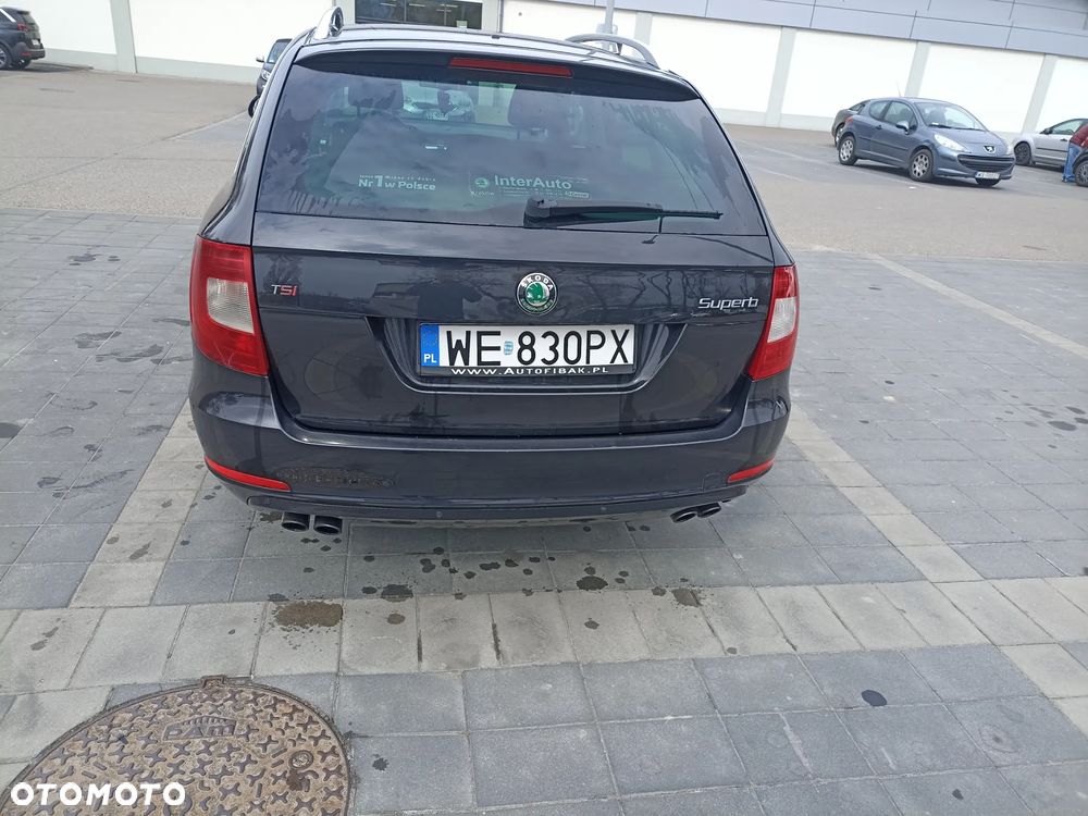 Skoda Superb 2.0 TSI Ambition DSG - 9