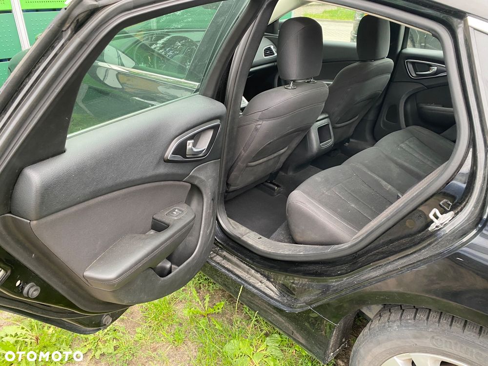 Chrysler 200 - 11
