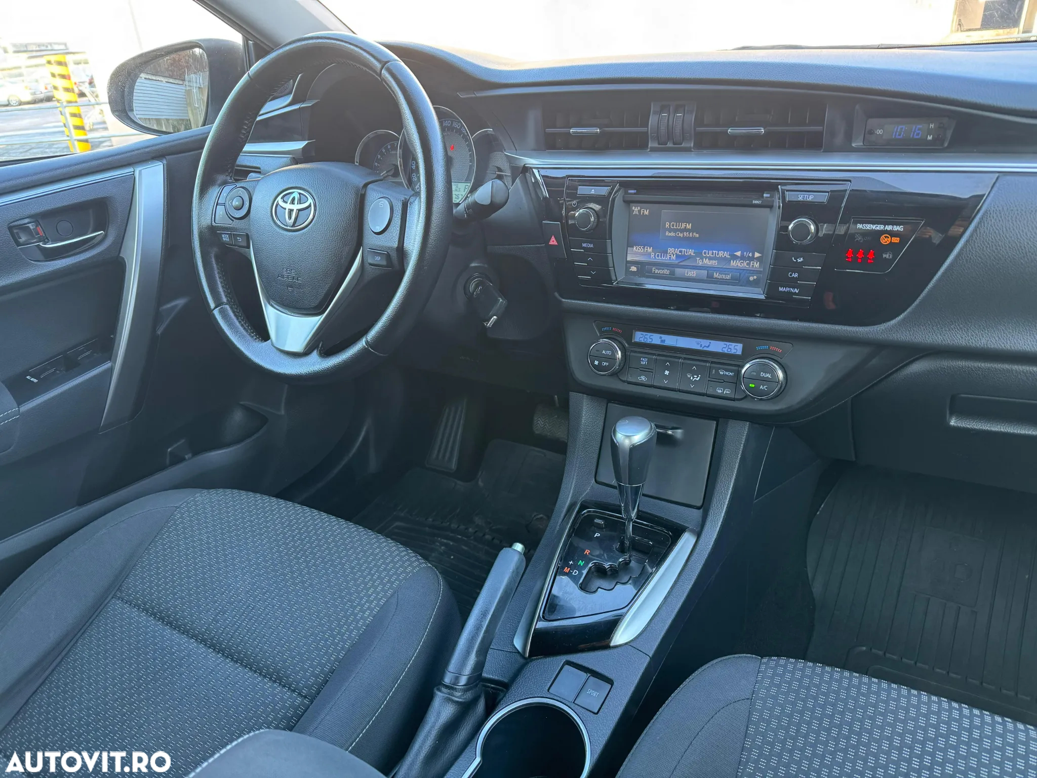 Toyota Corolla - 10
