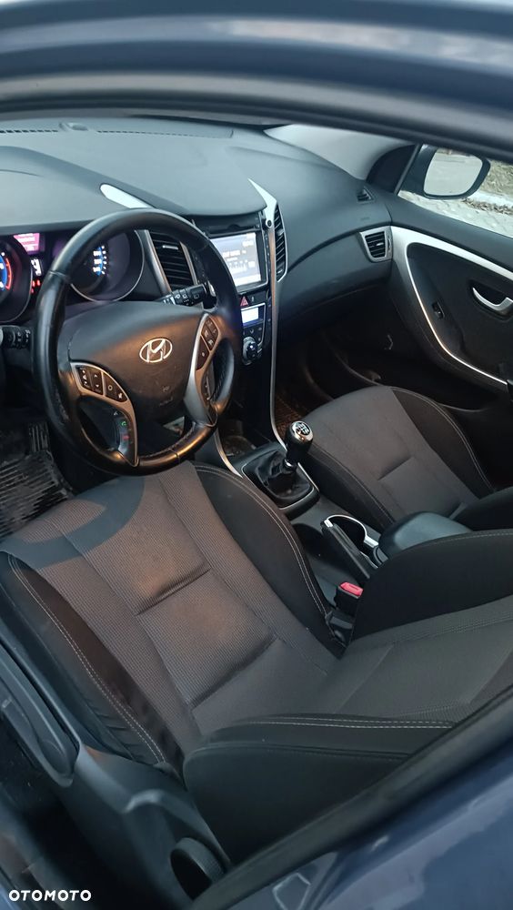 Hyundai i30 blue 1.6 CRDi Trend - 21
