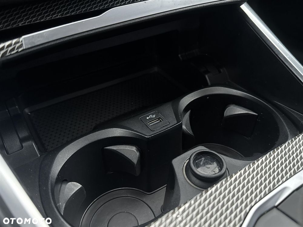 BMW Seria 3 318i - 14
